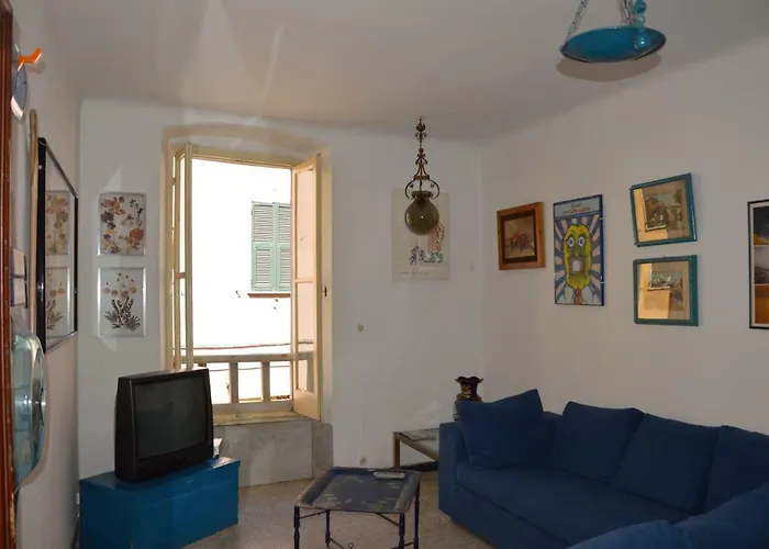 La Casa Torre Di Eva Nyaraló *